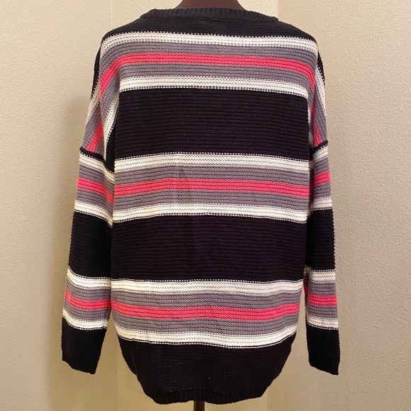 Free For All Striped Sweater, hi-lo, Size Sm - Picture 6 of 9